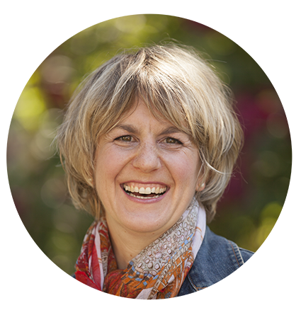 Alexandra Epple face